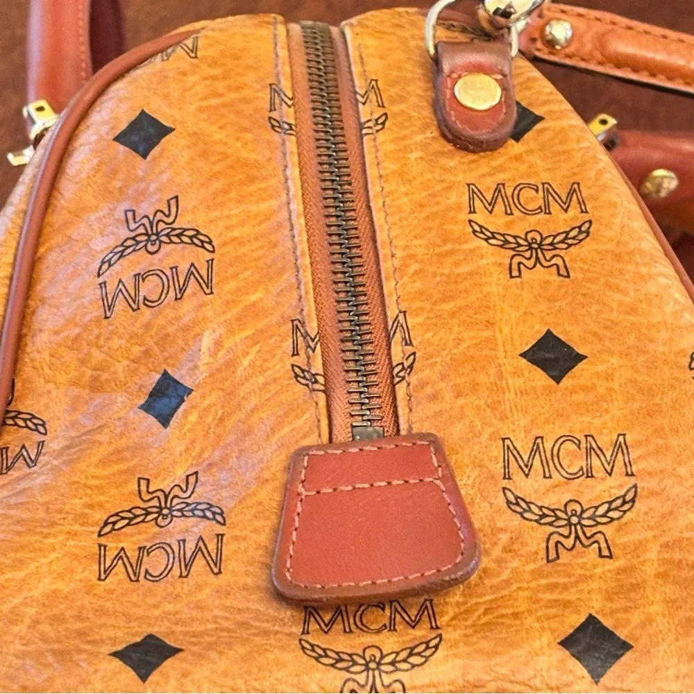 MCM AUTHENTIC EUC BOSTON ICONIC MONOGRAM LOGO CROSSBODY BAG COA & SERIAL NUMBER